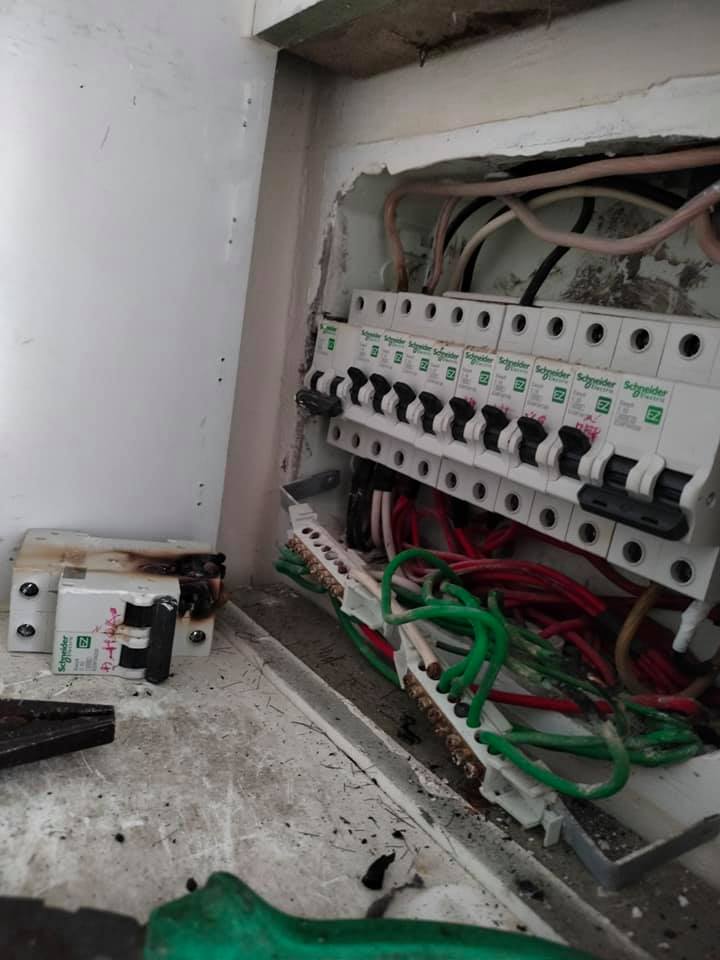 Thợ sửa điện nước tại Mai Anh Tuấn 0989369778