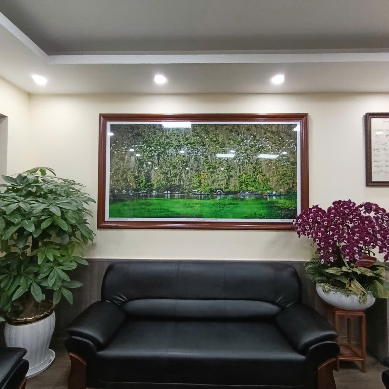 chuyên khoan tường treo đồ tại Hà Nội